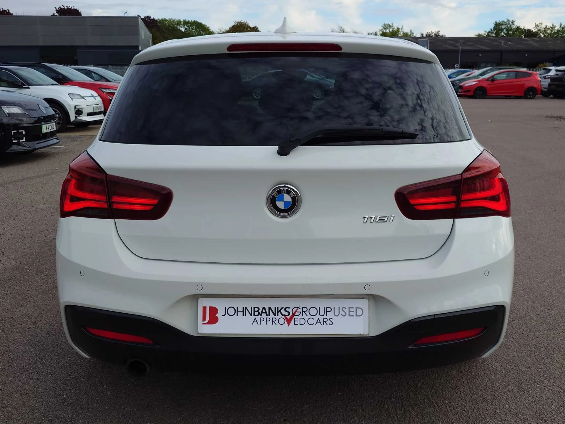 Vehicle image 7