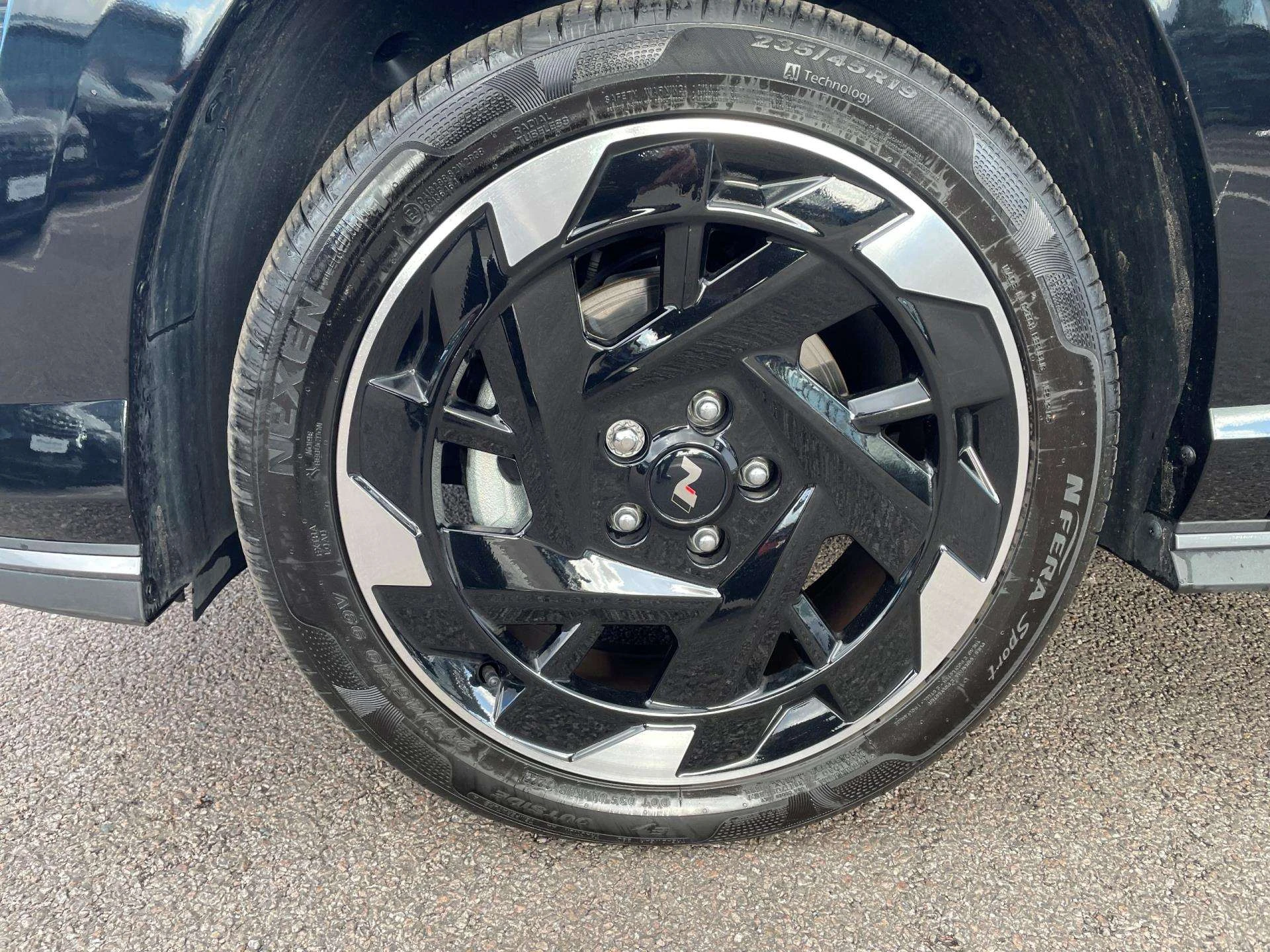 Vehicle image 7