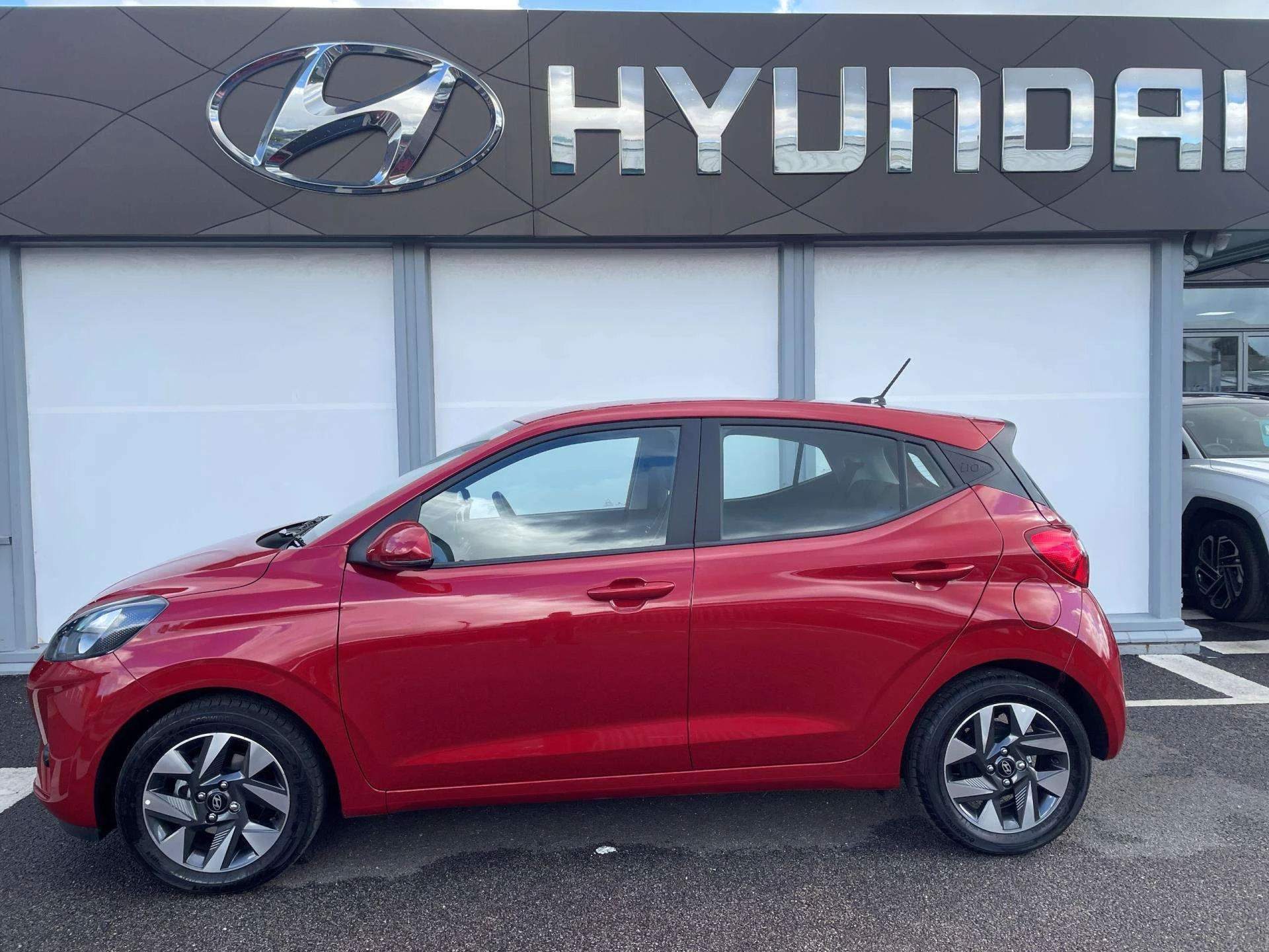 Vehicle image 3