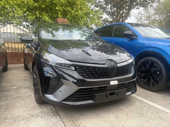 Renault Clio Listing Image
