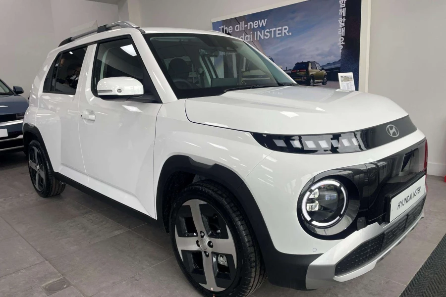 Vehicle Image - 0