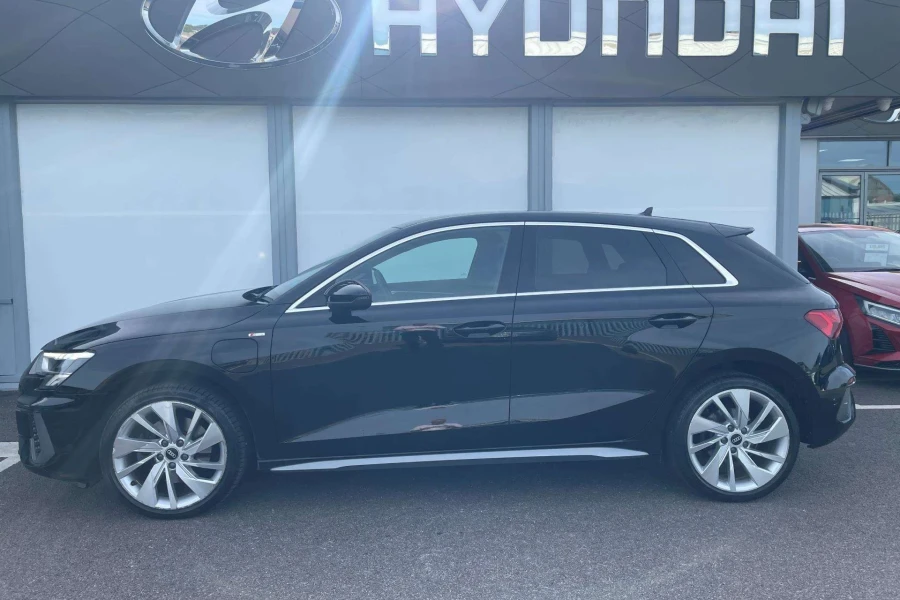 Vehicle Image - 2