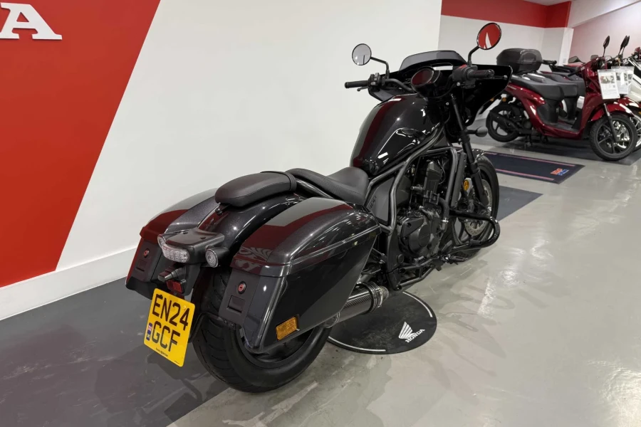 Vehicle Image - 2