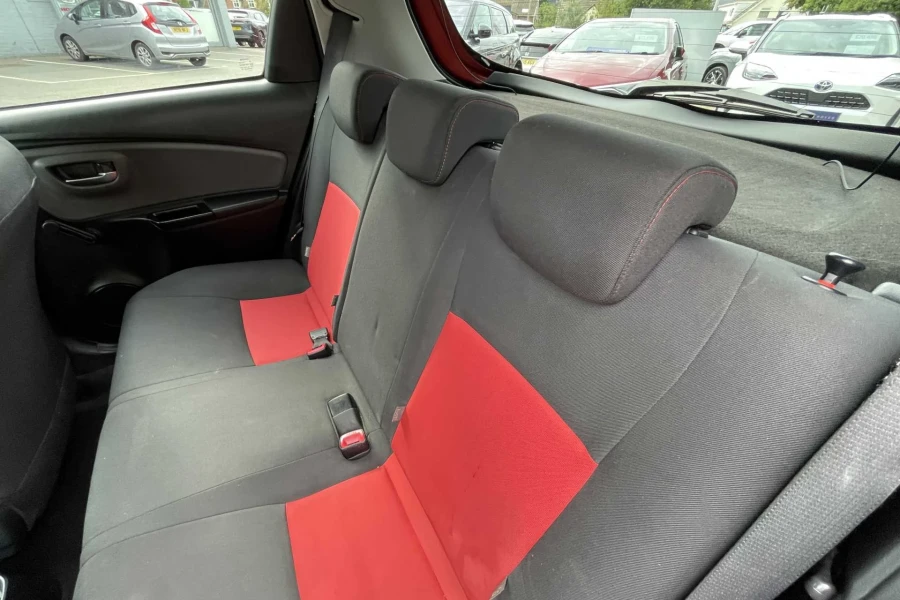 Vehicle Image - 3