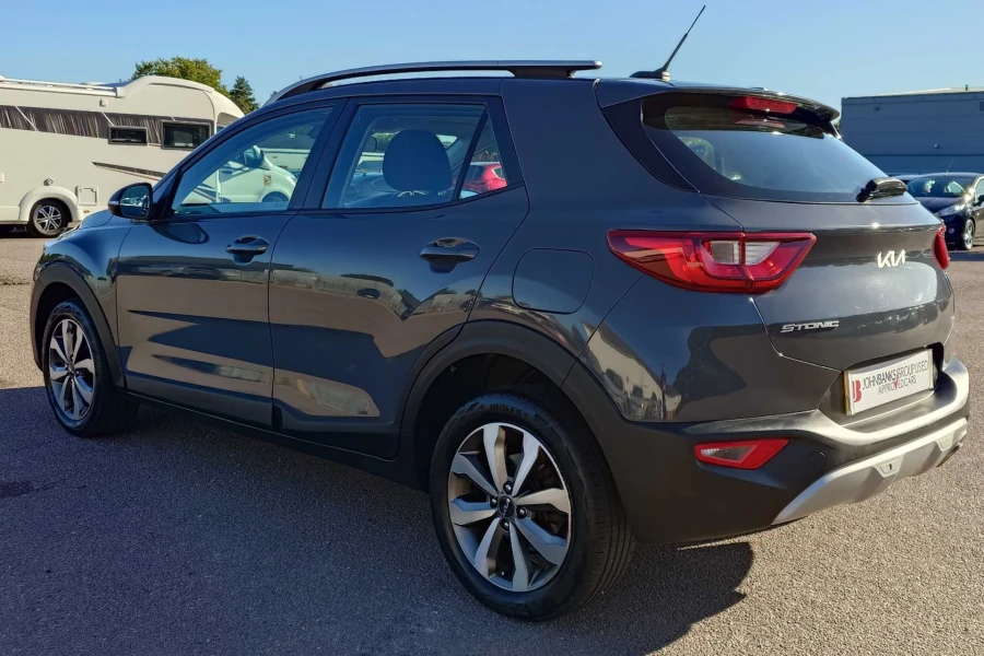 Vehicle Image - 2