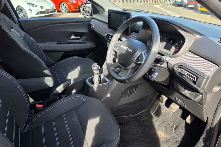 Vehicle Image - 3