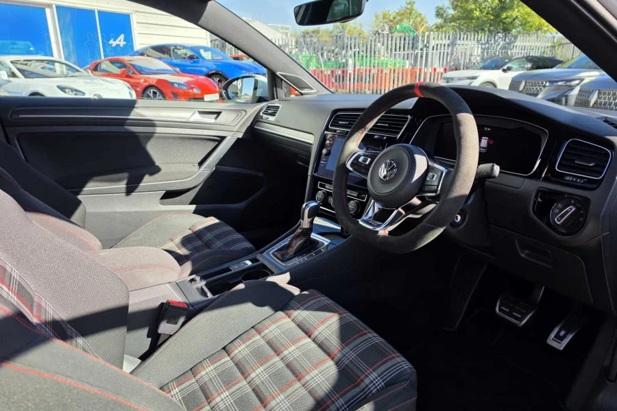 Vehicle Image - 3