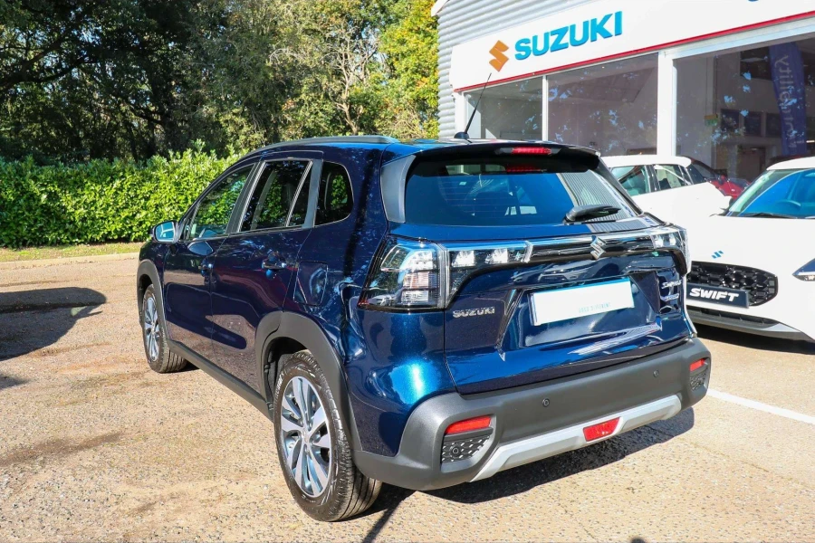 Vehicle Image - 3