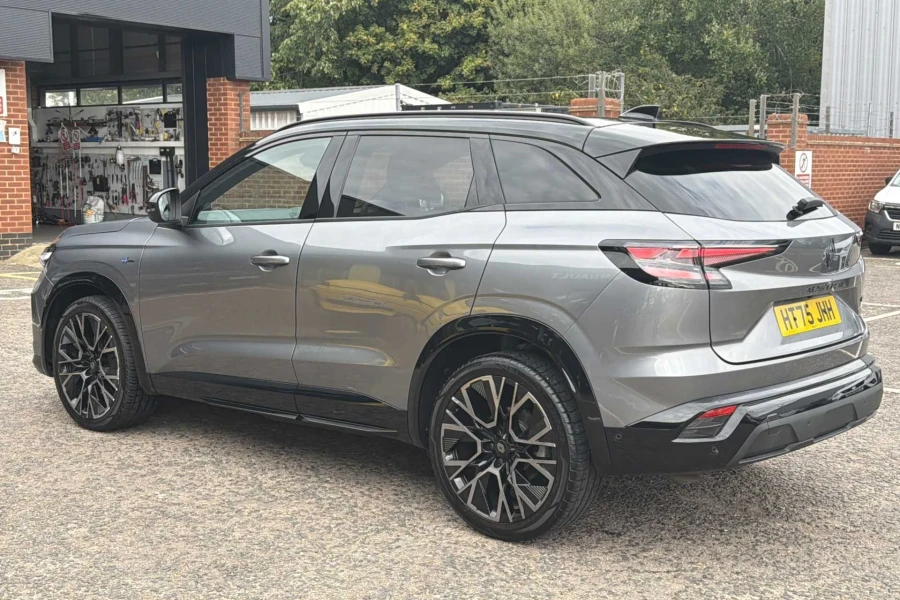 Vehicle Image - 2