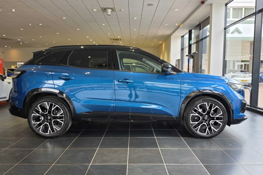 Vehicle Image - 3