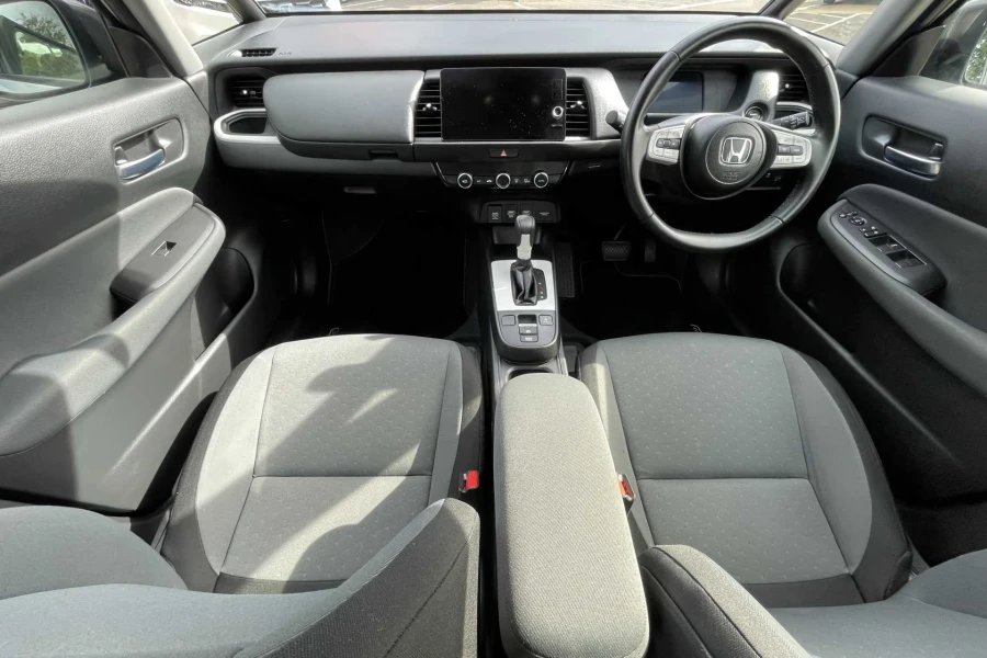 Vehicle Image - 3