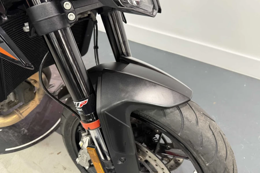 Vehicle Image - 2