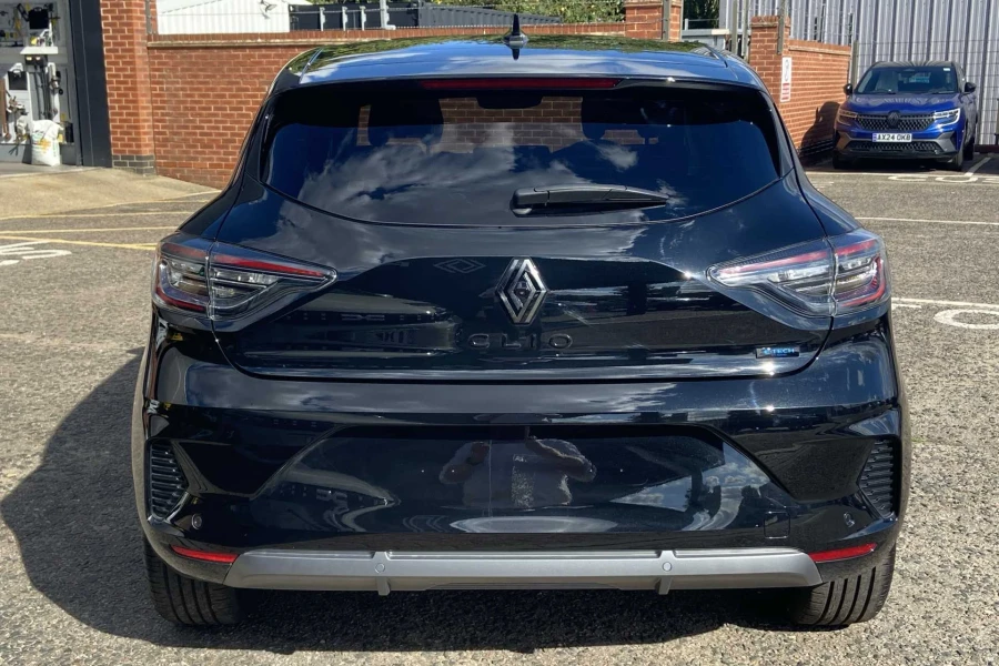 Vehicle Image - 3