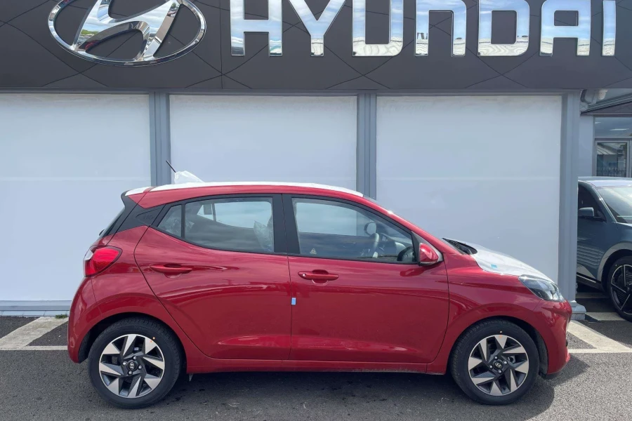 Vehicle Image - 1