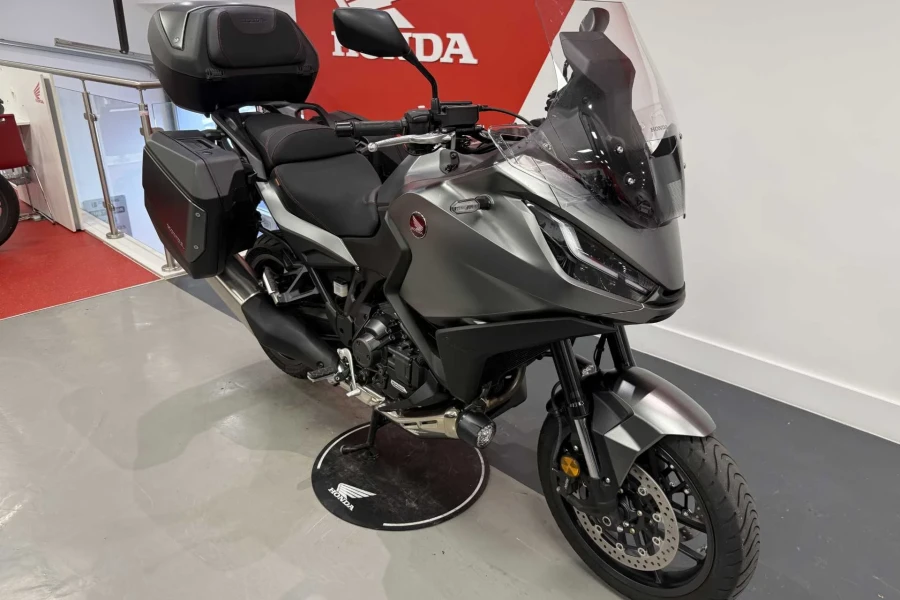 Vehicle Image - 1