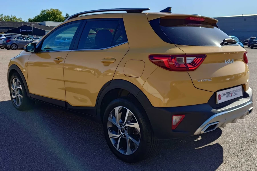 Vehicle Image - 2