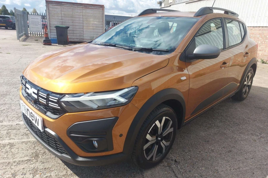 Vehicle Image - 2