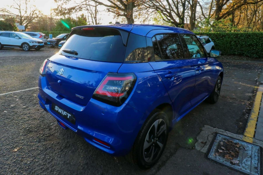 Vehicle Image - 3