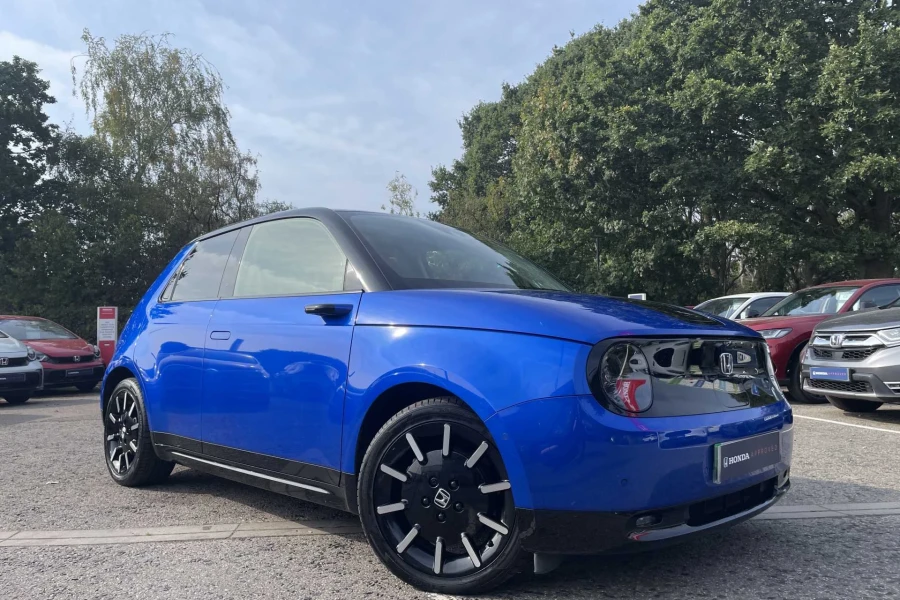 Vehicle Image - 0