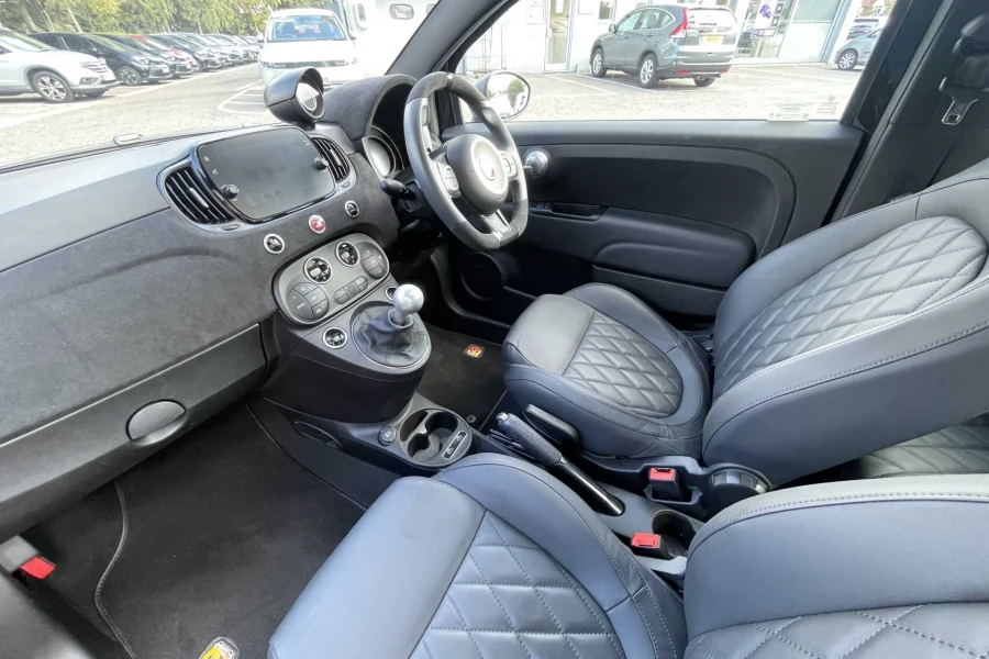 Vehicle Image - 1