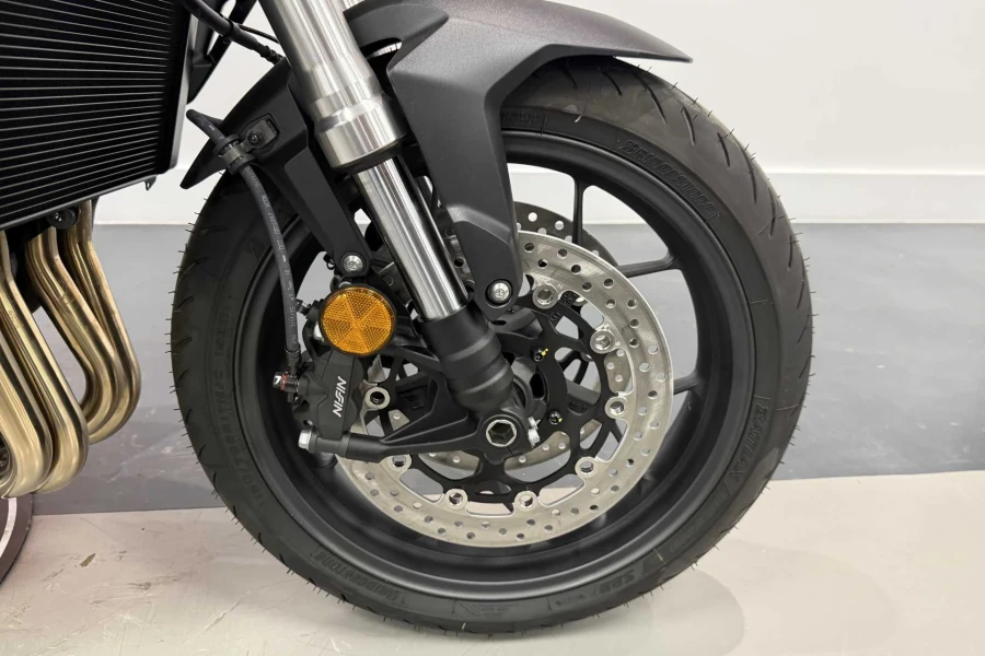 Vehicle Image - 3