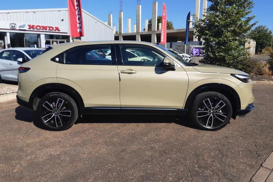 Vehicle Image - 2