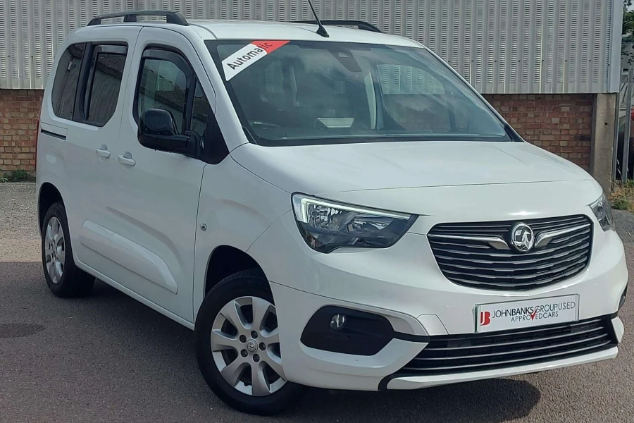 Vehicle Image - 3