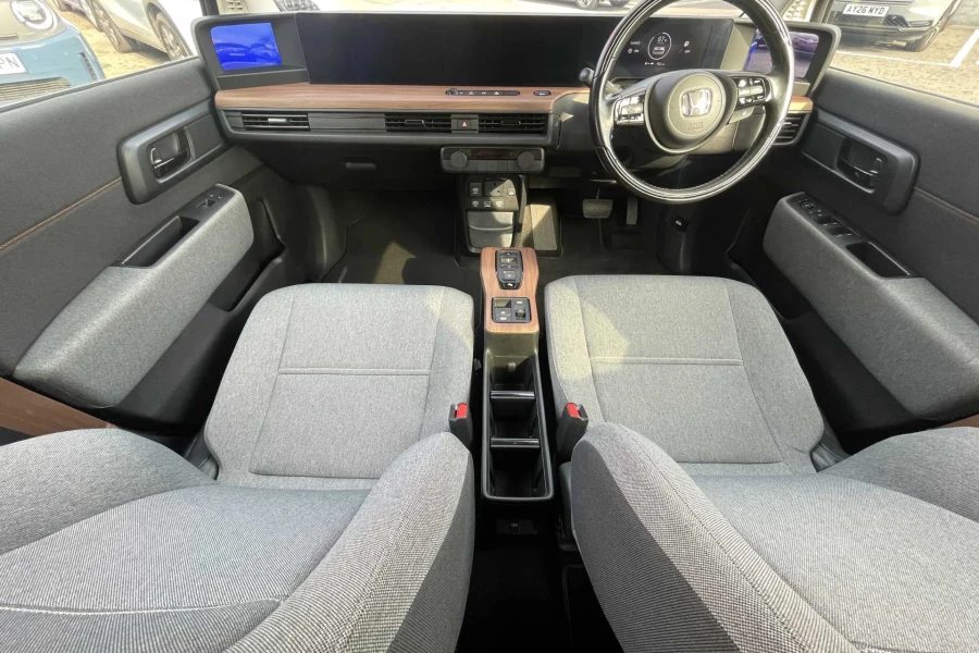 Vehicle Image - 3