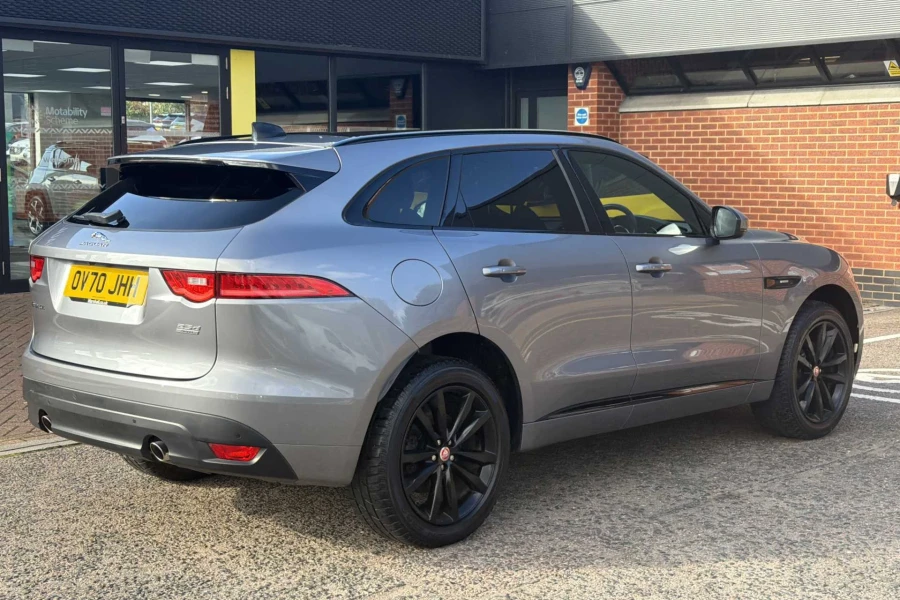 Vehicle Image - 3