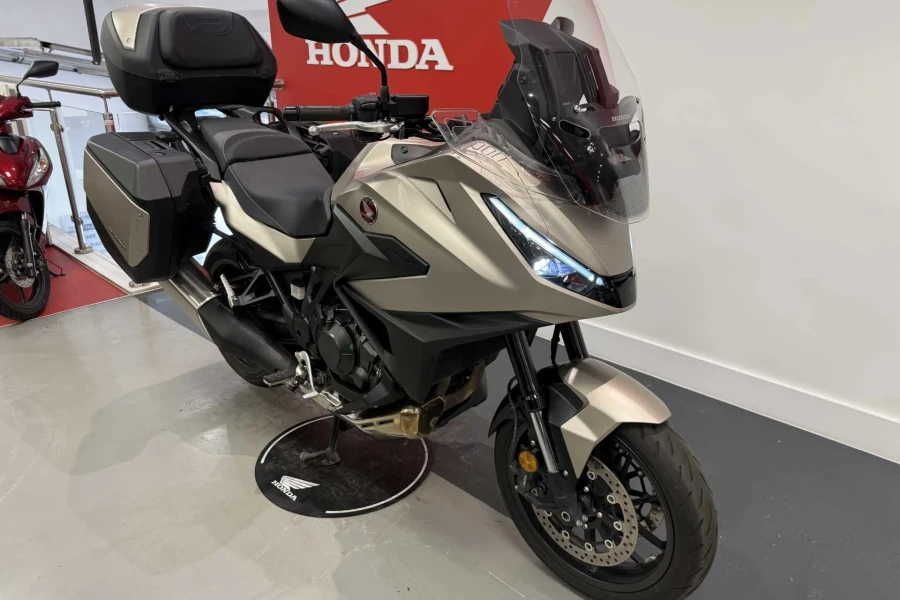 Vehicle Image - 1
