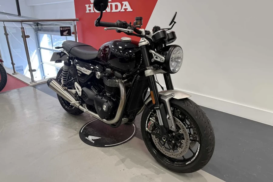 Vehicle Image - 1