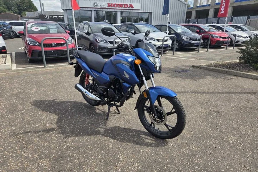 Vehicle Image - 0