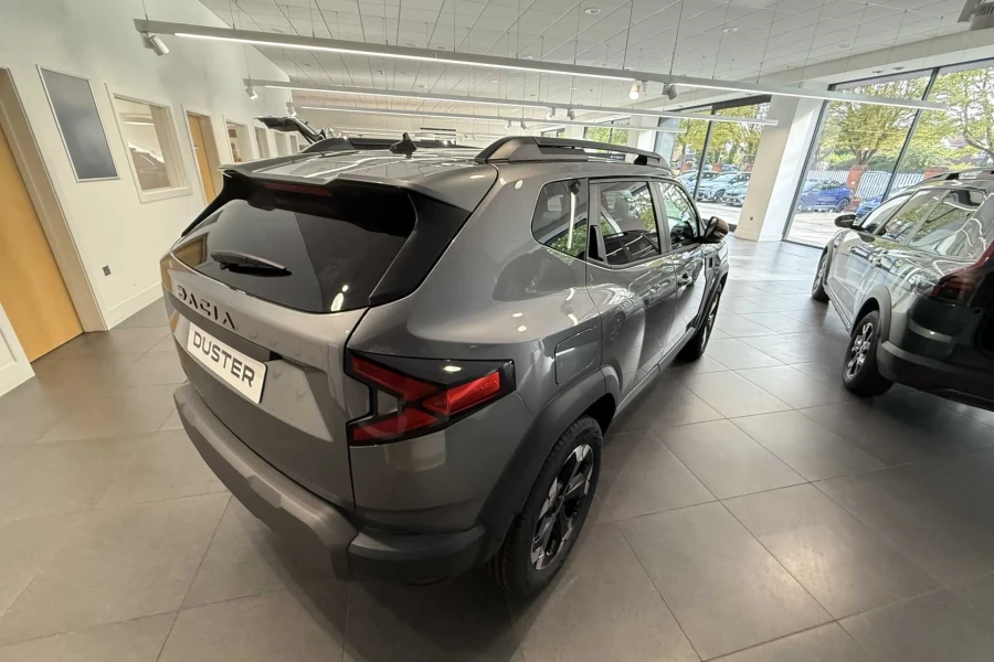 Vehicle Image - 3