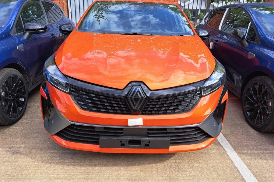 Vehicle Image - 2