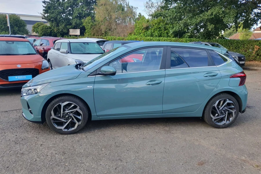Vehicle Image - 3