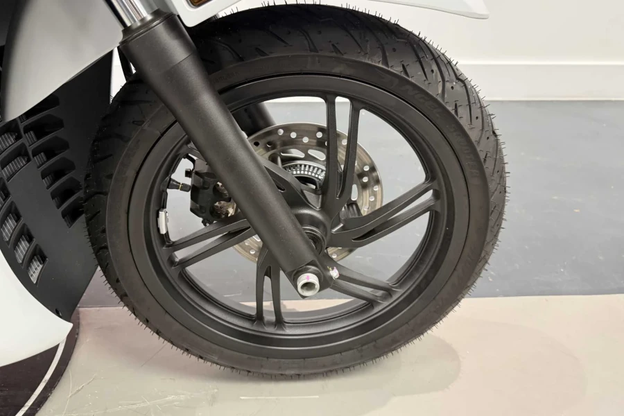 Vehicle Image - 3