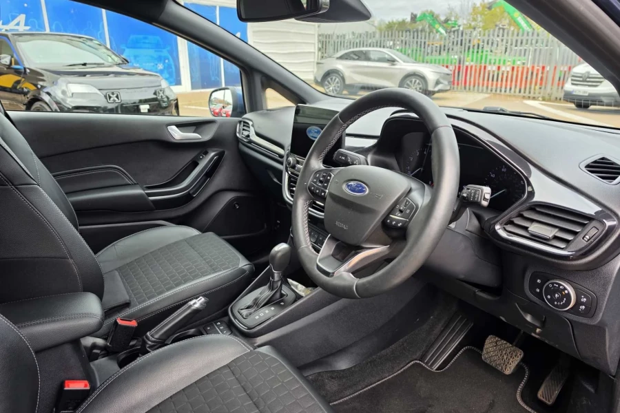 Vehicle Image - 3