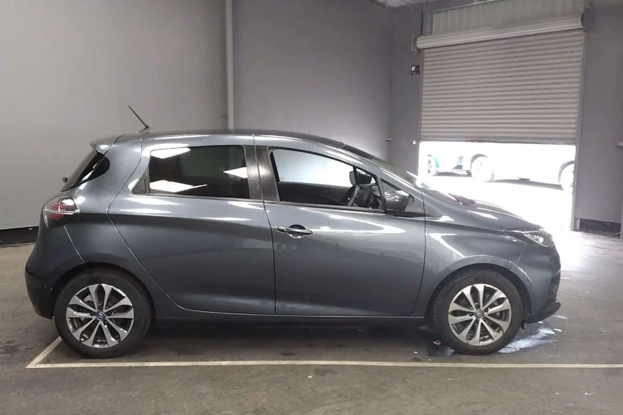 Vehicle Image - 2