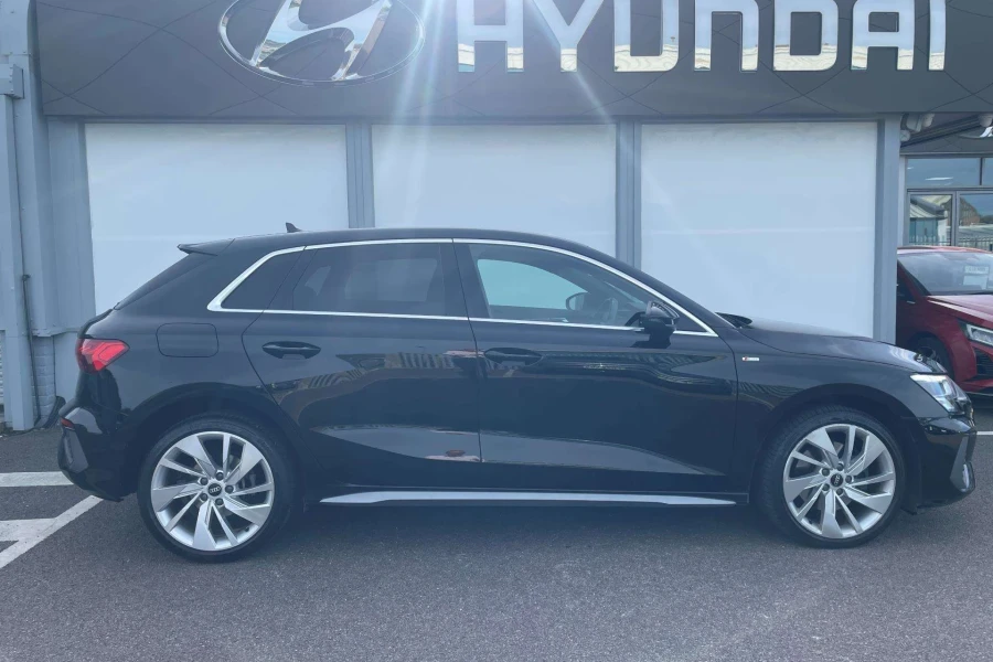 Vehicle Image - 1