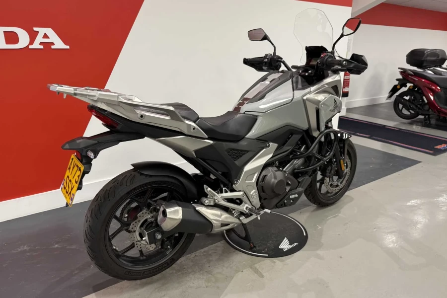 Vehicle Image - 2