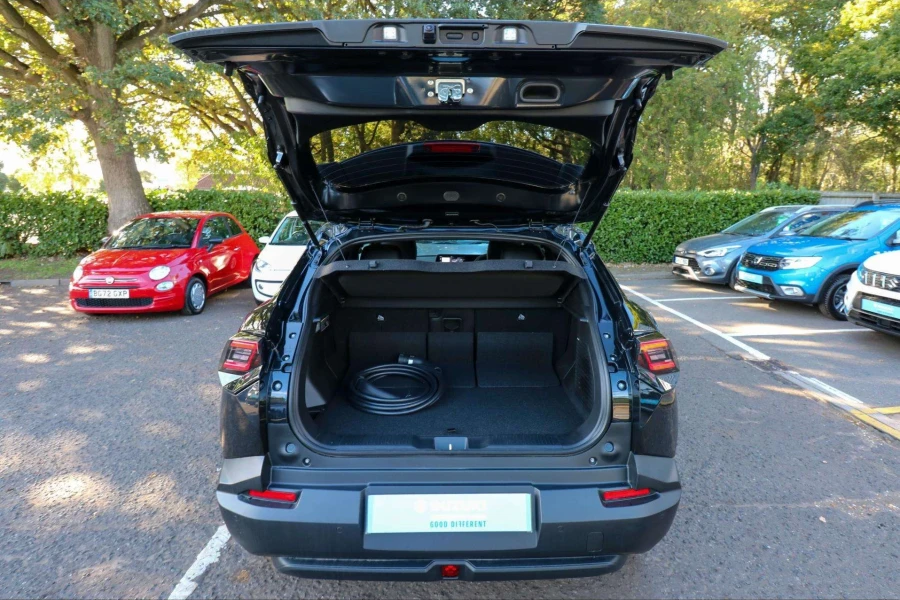 Vehicle Image - 3