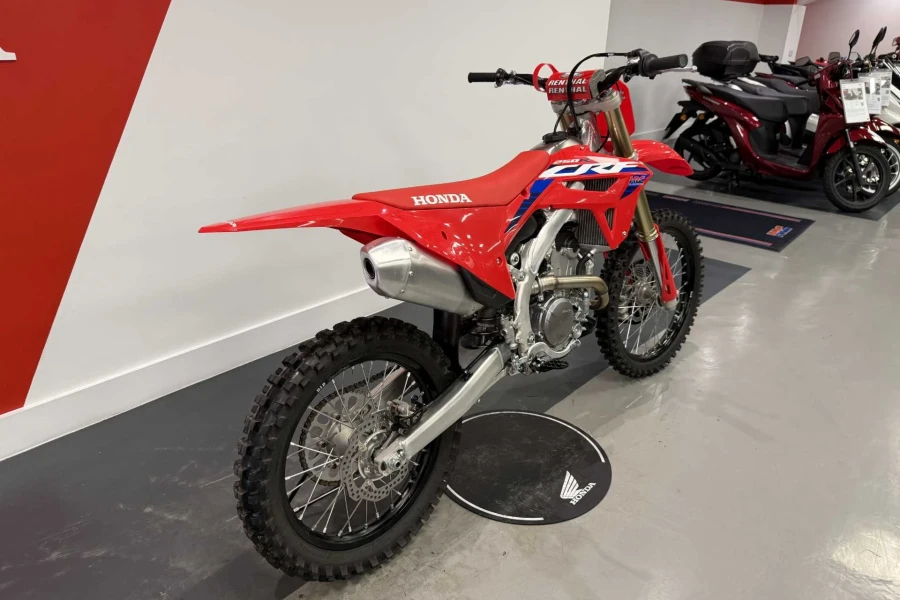 Vehicle Image - 2