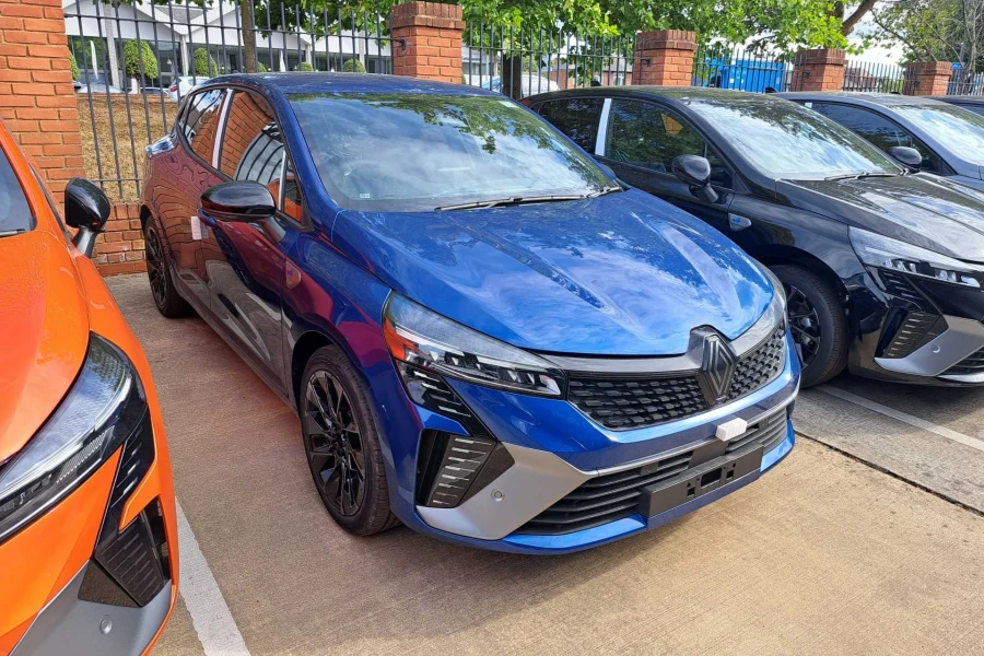Vehicle Image - 0