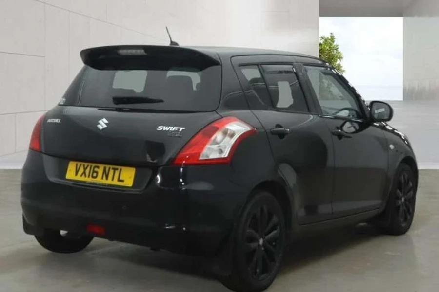 Vehicle Image - 3