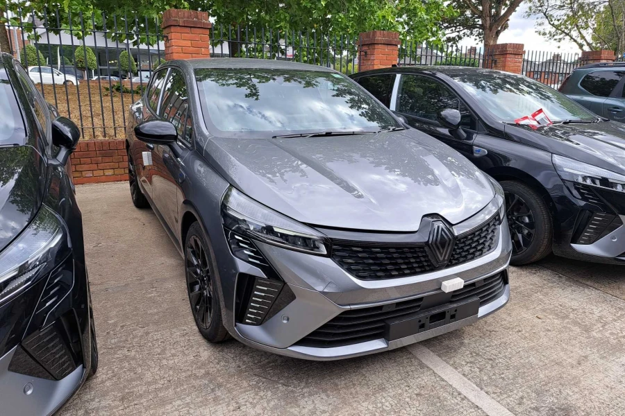 Vehicle Image - 0