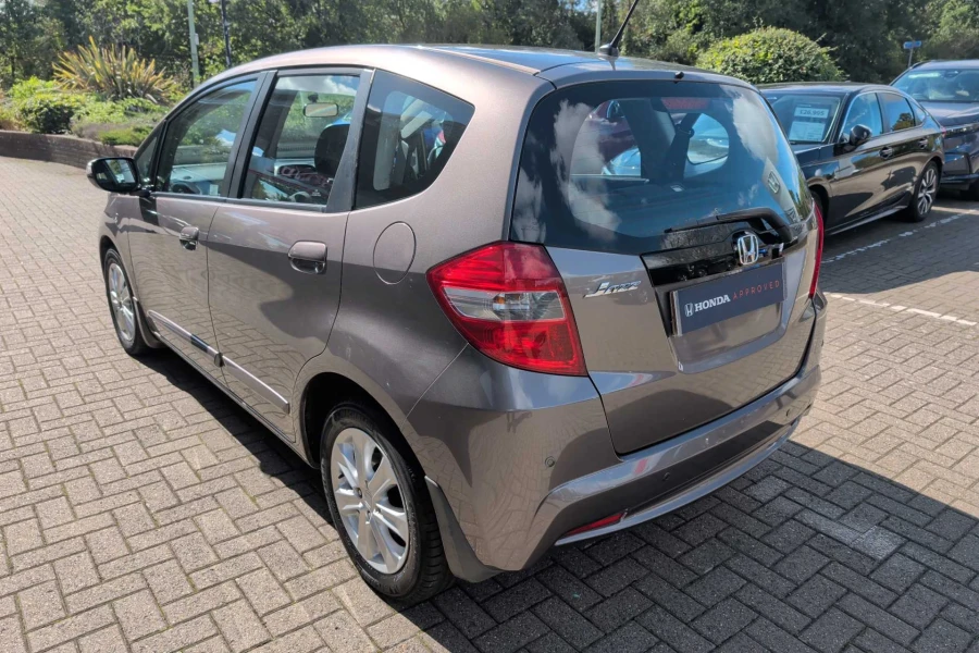 Vehicle Image - 2