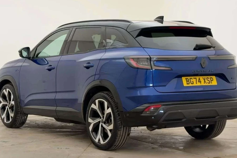 Vehicle Image - 3