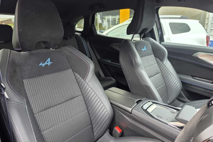 Vehicle Image - 3