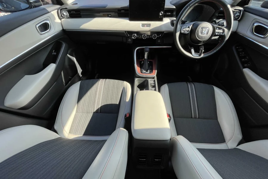 Vehicle Image - 3