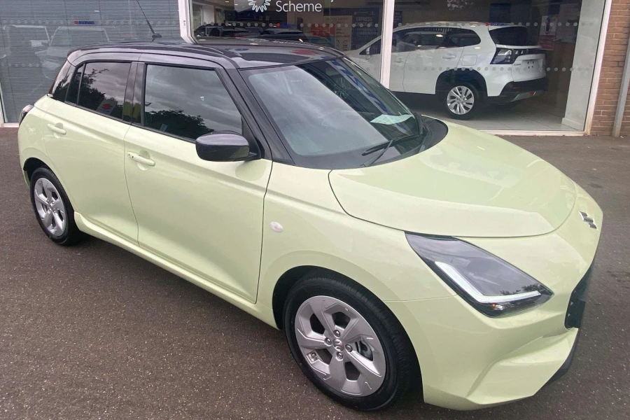 Vehicle Image - 0
